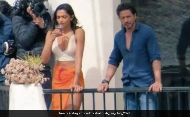 Viral: Ahead Of Shah Rukh Khan's Birthday, A Pic Of Him And Deepika Padukone From <i>Pathaan</i> Set