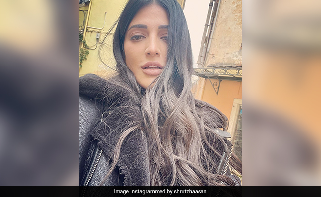 Shruti Haasan Keeps It Real "In A World Of Perfect Selfies And Posts"
