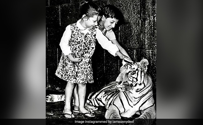 When Little Sunny Deol And Sister Lali Visited The Sets Of Dharmendra's Film