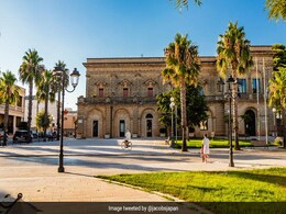 A Town In Italy Is Paying People Rs 25 Lakh To Move There A Town In Italy Is Paying People Rs 25 Lakh To Move There