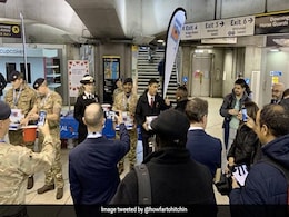 Watch: British PM Rishi Sunak Surprises Commuters As He Sells Poppies At Westminster Tube Station Watch: British PM Rishi Sunak Surprises Commuters As He Sells Poppies At Westminster Tube Station