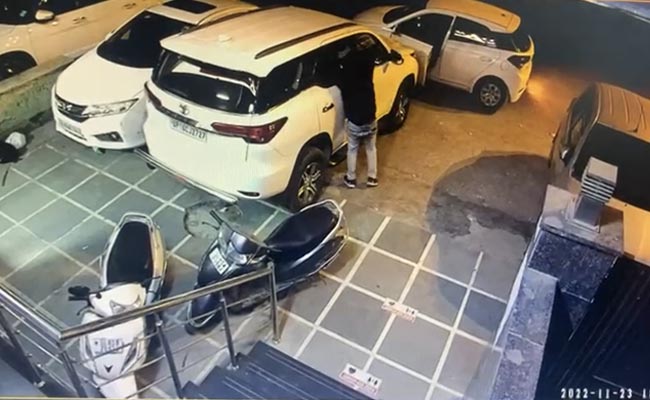 Watch: Congress Leader's Fortuner SUV Stolen During Delhi Civic Polls Campaign