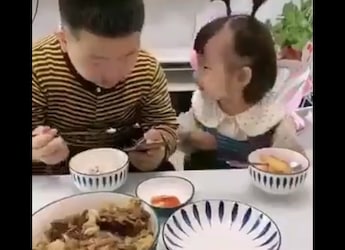 Watch: Video Of Brother And Sister Saving The Last Bite Of Food For Each Other Goes Viral Watch: Video Of Brother And Sister Saving The Last Bite Of Food For Each Other Goes Viral
