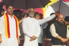 Rajinikanth Attends Karnataka Ratna Award Ceremony Held To Honour Late Puneeth Rajkumar Rajinikanth Attends Karnataka Ratna Award Ceremony Held To Honour Late Puneeth Rajkumar