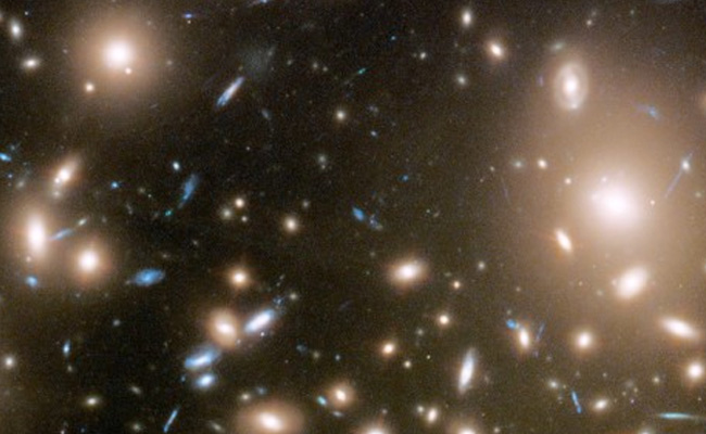 Hubble Telescope Reveals Huge Star's Explosion In Blow-By-Blow Detail