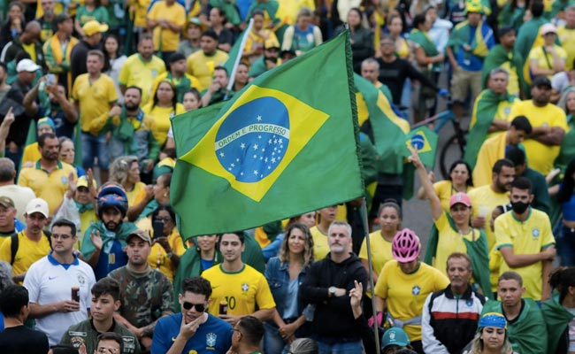 Brazil Roadblocks Dwindle As Bolsonaro Starts Handover