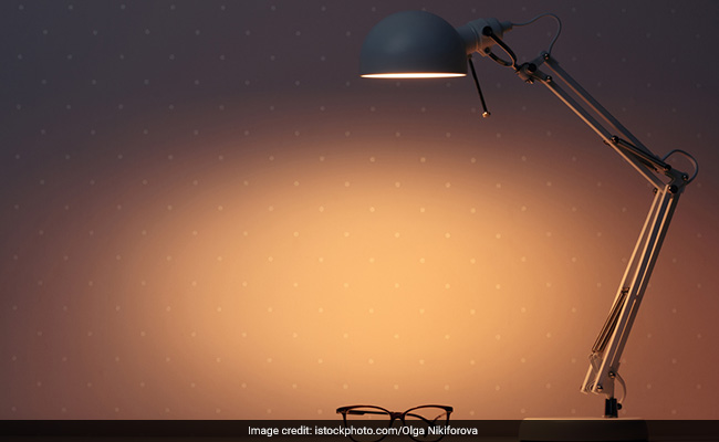 Attention Bookworms! You Need These 10 Reading Lamps RN