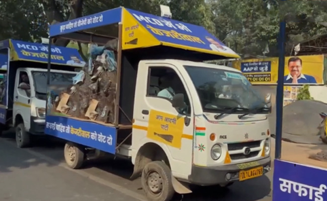 'सफाई चाहिए तो केजरीवाल को वोट दो', AAP ने MCD चुनाव प्रचार के लिए शुरू किया कूड़ा वाहन