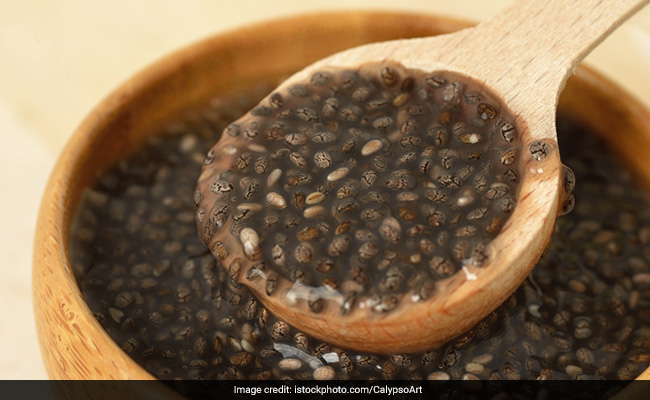 सर्दियों में चिया सीड्स खाने चाहिए या नहीं, यहां जानिए सेहत पर Chia Seeds का क्या असर पड़ता है  सर्दियों में चिया सीड्स खाने चाहिए या नहीं, यहां जानिए सेहत पर Chia Seeds का क्या असर पड़ता है
