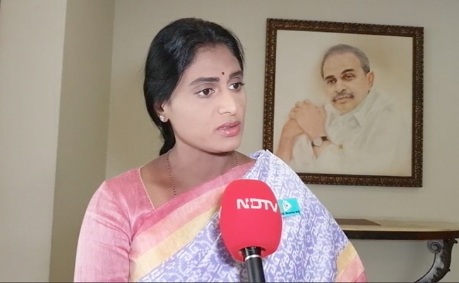 Jagan Reddy's Sister YS Sharmila Holds Fast Over Denial Of Permission To 'Padayatra'