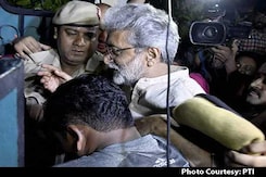 Koregaon-Bhima Violence Case : Activist Gautam Navlakha Released From Jail, To Be Under House Arrest Koregaon-Bhima Violence Case : Activist Gautam Navlakha Released From Jail, To Be Under House Arrest