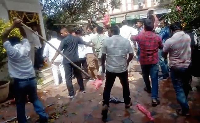 In KCR's Daughter vs BJP MP, "Obscene" Remarks Get Slipper-Beating Threat