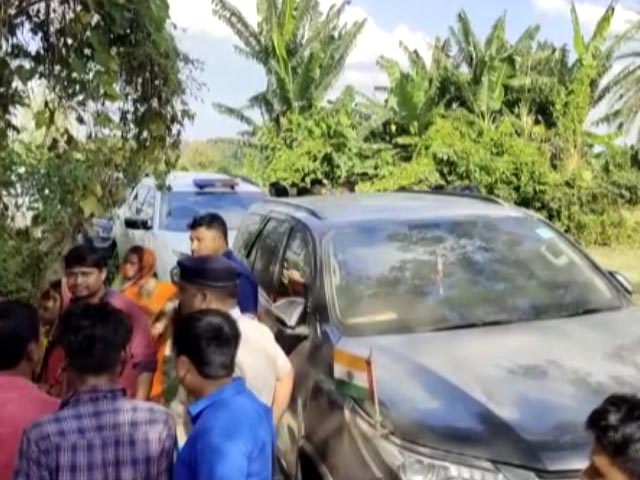Union Minister's Convoy Attacked In Bengal