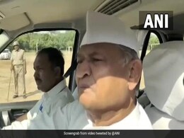 पीएम मोदी के तारीफ करने पर सचिन पायलट ने साधा निशाना, अशोक गहलोत ने कहा- ''ऐसी कोई टिप्पणी न करें'' पीएम मोदी के तारीफ करने पर सचिन पायलट ने साधा निशाना, अशोक गहलोत ने कहा- ''ऐसी कोई टिप्पणी न करें''