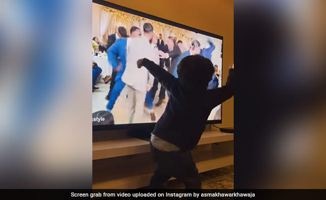 Toddler Recreates Dance Video Of Norway Dance Crew Quick Style, Internet Is All Hearts
