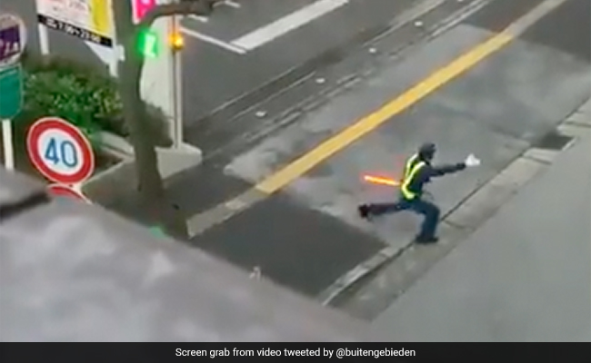 Watch: Cop Manages Traffic In A Unique Way, Internet Says "He Just Loves His Job"