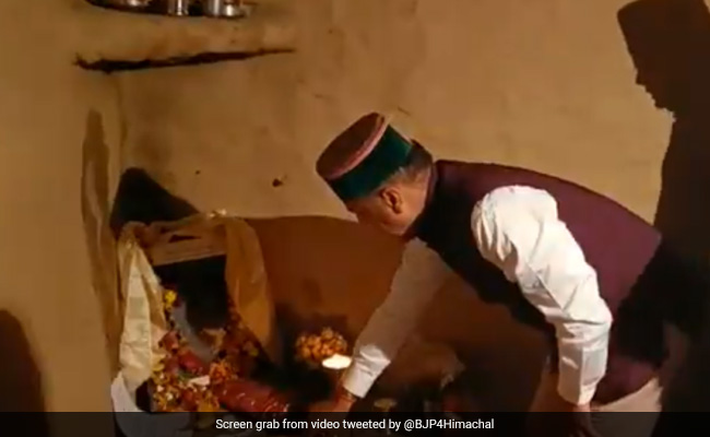 Himachal Chief Minister Meets Family Of India's First Voter Shyam Negi