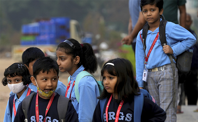 Parents Unhappy As Delhi's Primary Schools Reopen After Pollution Break