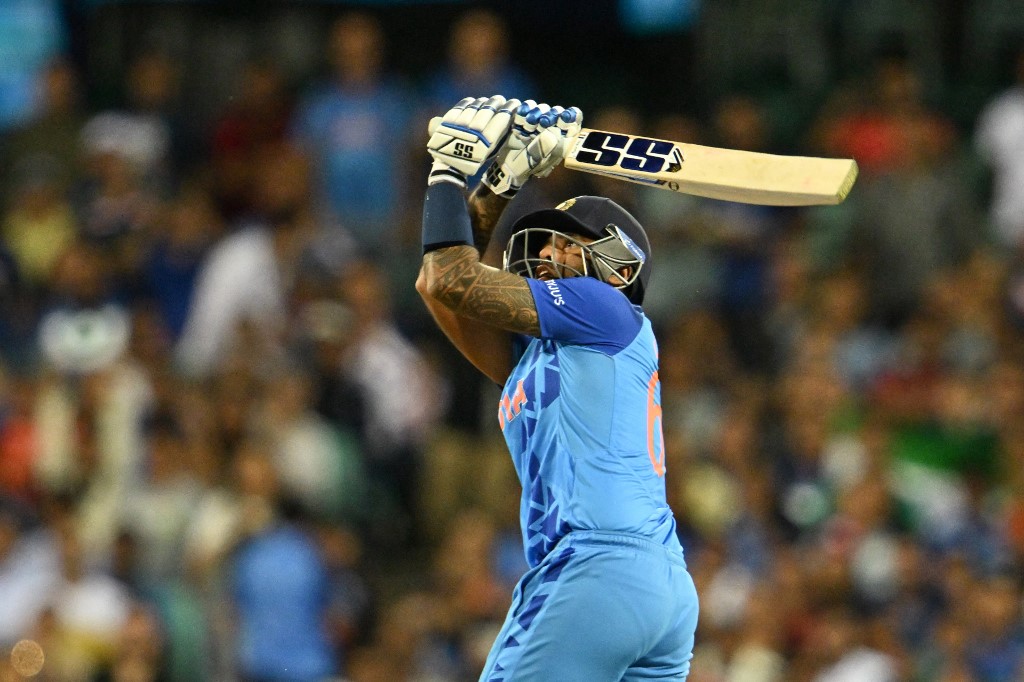 Ind vs Zim: सूर्यकुमार यादव ने जड़ा आतिशी अर्द्धशतक, तो आयी मजेदार मीम्स की बाढ़