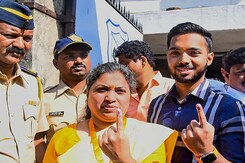 In Team Thackeray's "Symbolic" Fight In Andheri, Eye On Mega Prize Mumbai In Team Thackeray's "Symbolic" Fight In Andheri, Eye On Mega Prize Mumbai