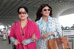 Shilpa Shetty And Mom Sunanda Shetty's Airport Diaries Shilpa Shetty And Mom Sunanda Shetty's Airport Diaries