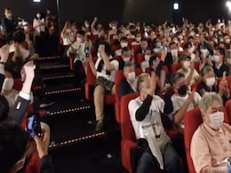 VIDEO: एक ही नाम के 178 लोग, नाम लेते ही स्टेज पर पहुंचे, देख हर कोई रह गया हक्का बक्का VIDEO: एक ही नाम के 178 लोग, नाम लेते ही स्टेज पर पहुंचे, देख हर कोई रह गया हक्का बक्का