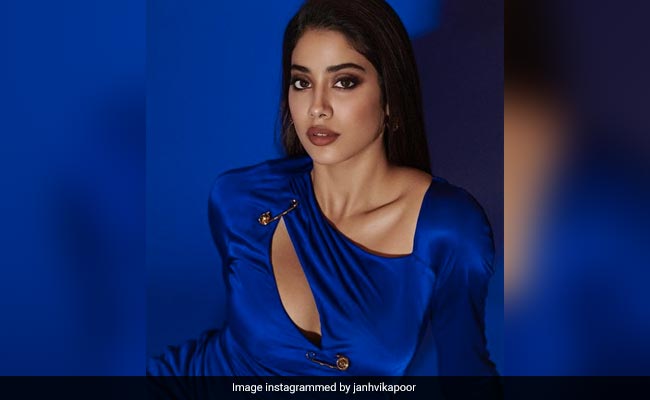 Mom-To-Be Alia Bhatt Thinks This About Janhvi Kapoor's Latest Pics