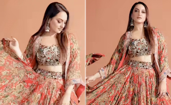 Sonakshi Sinha Takes Ethnic Style To Ultra-Glam Heights In A Beautiful Printed Co-Ord Set