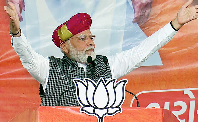 Opinion: PM's Strategy In Gujarat - Avoid Any Reference To AAP