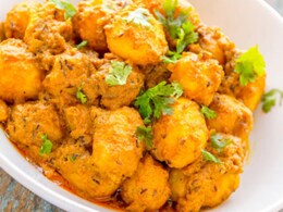 Hariyali Aloo With Dahi Dip Is The Perfect Snack For Weekend