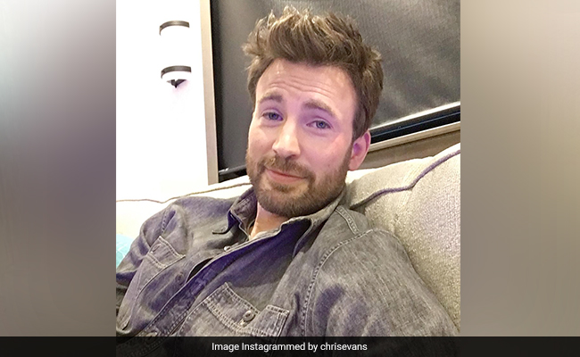 Chris Evans On Being Named People Magazine's "Sexiest Man Alive": "Mom Will Be Happy"