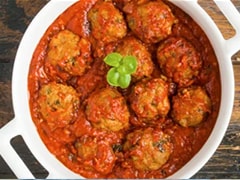 Keema Ke Kofte Recipe: This Delicious Kofta Curry Will Amp Up Your Dinner Spread Keema Ke Kofte Recipe: This Delicious Kofta Curry Will Amp Up Your Dinner Spread