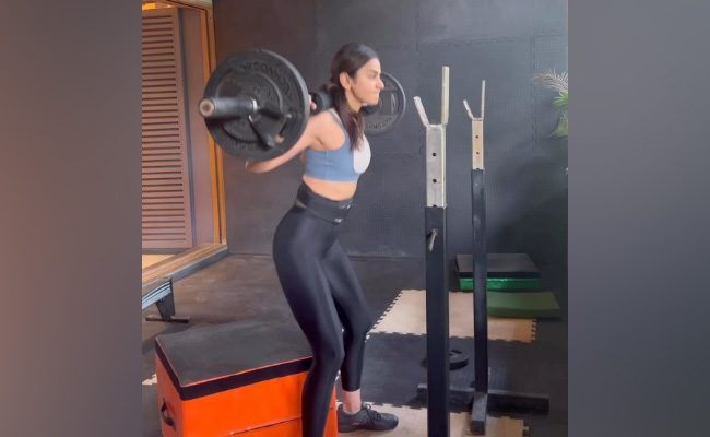 A Look At Rakul Preet Singh's "Sunday Burn Done Right" Moment