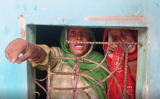 Video: 2 Women Threaten Suicide Over Ghaziabad Anti-Encroachment Drive