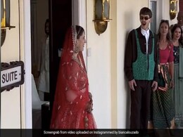 ज़िंदगी में पहली बार अमेरिकी महिला ने पहना लहंगा, घरवालों की प्रतिक्रिया देख हैरान हो जायेंगे ज़िंदगी में पहली बार अमेरिकी महिला ने पहना लहंगा, घरवालों की प्रतिक्रिया देख हैरान हो जायेंगे