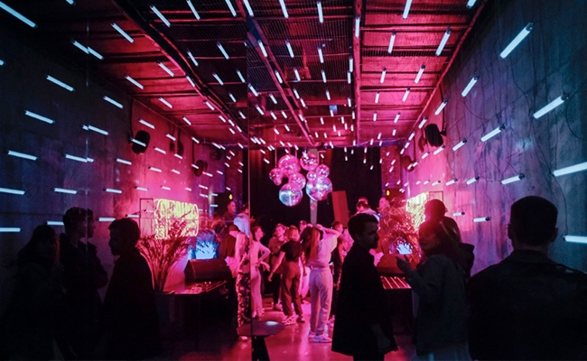 Turn Up The Bass To Get People Dancing, Research Finds
