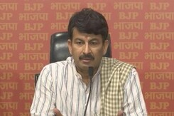 BJP's Manoj Tiwari Slams AAP's Arvind Kejriwal, Calls Him 'Vision-Less' BJP's Manoj Tiwari Slams AAP's Arvind Kejriwal, Calls Him 'Vision-Less'