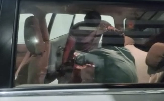 Noida Cops Find Over Rs 2 Crore Cash In Car, Arrest 8. <i>Hawala</i> Network Suspected