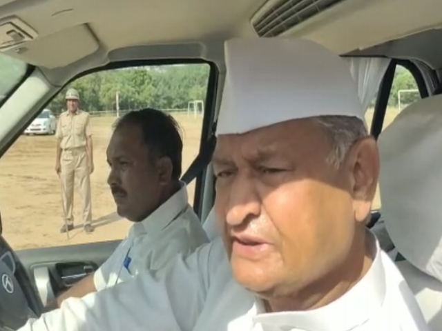 Ashok Gehlot's "Discipline" Remark After Sachin Pilot Questions PM Praise