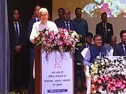 नीतीश कुमार ने फिर दोहराई 'वन नेशन वन टैरिफ' की मांग, मीडिया पर कसे तंज नीतीश कुमार ने फिर दोहराई 'वन नेशन वन टैरिफ' की मांग, मीडिया पर कसे तंज