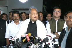Mi Casa Su Casa: Ashok Gehlot And Sachin Pilot Stand Together In Rajasthan Mi Casa Su Casa: Ashok Gehlot And Sachin Pilot Stand Together In Rajasthan