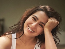 Inside Sara Ali Khan's Christmas Binge With Mom Amrita Singh Inside Sara Ali Khan's Christmas Binge With Mom Amrita Singh