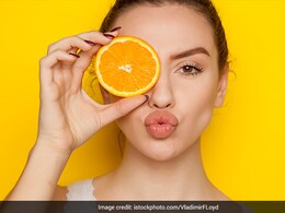 विटामिन सी से भरपूर संतरा स्किन के लिए है बेहद फायदेमंद, जानिए चेहरे पर लगाने के तरीके विटामिन सी से भरपूर संतरा स्किन के लिए है बेहद फायदेमंद, जानिए चेहरे पर लगाने के तरीके