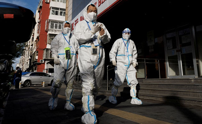 Beijing's Largest District Urges Citizens To Stay Indoors Amid Covid Spike