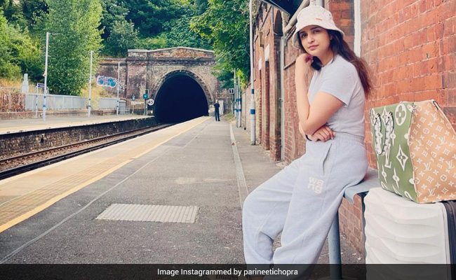 Parineeti Chopra Is "Freee". Only Priyanka Chopra Knows The Reason