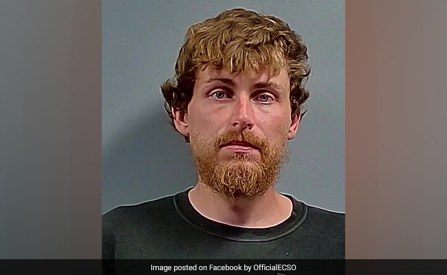 US Man Breaks Into House For Food And Bath, Police Calls It "Incorrect Way to Vacay"