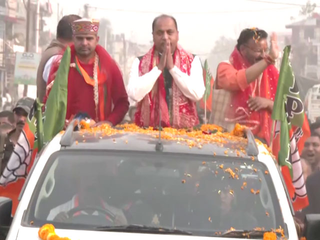 हिमाचल के मुख्यमंत्री जयराम ठाकुर ने मंडी में किया रोड शो