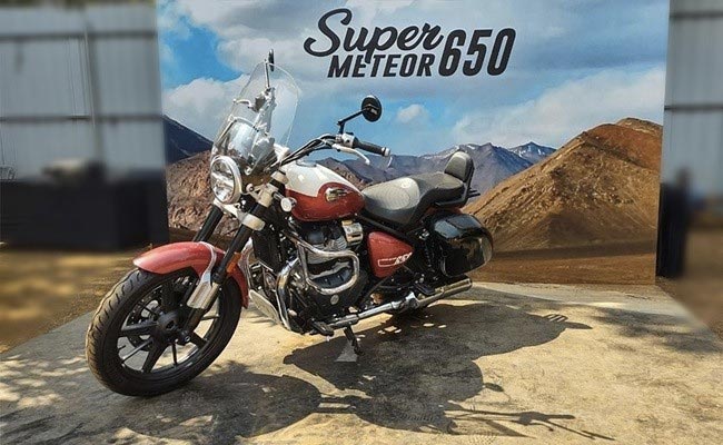 रोड ट्रिप के लिए Royal Enfield की ये बाइक्स हैं शानदार, इतनी कीमत में मिल रहे जबरदस्त फीचर्स