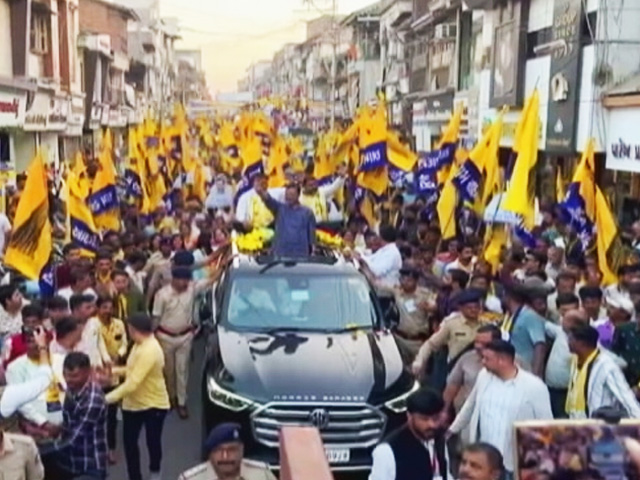 With <i>Bhangra</i>, AAP Campaigns Gain Momentum In Gujarat