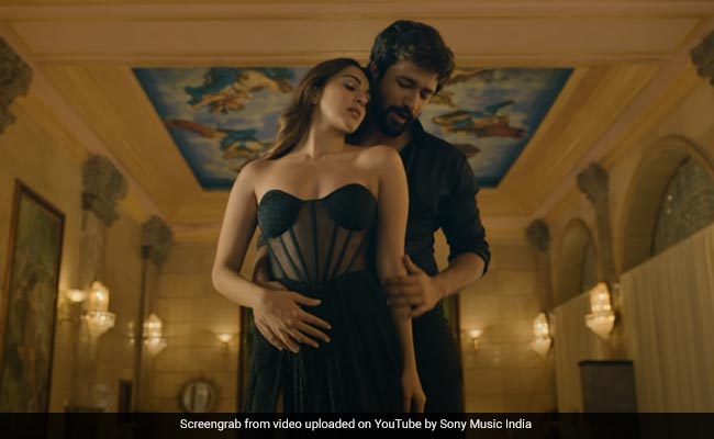 <i>Govinda Naam Mera</i> Song <i>Bana Sharabi</i>: Kiara Advani And Vicky Kaushal's Fairytale Romance